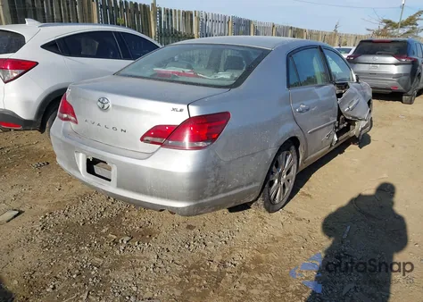2008 Toyota Avalon Xls z USA, uszkodzony, nr VIN 4T1BK36B08U268933